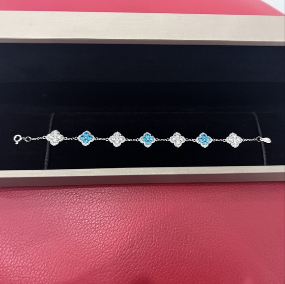 18k white gold baby blue diamond bracelet - Picture 4 of 10